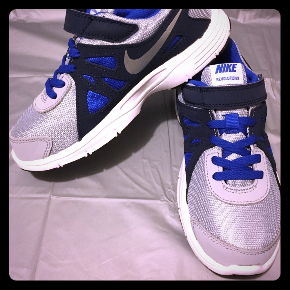 Nike Revolution 2